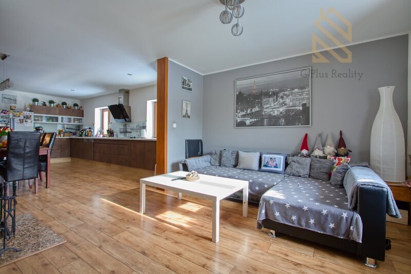 Prodej, rodinný dům 270m2, pozemek 2444m2