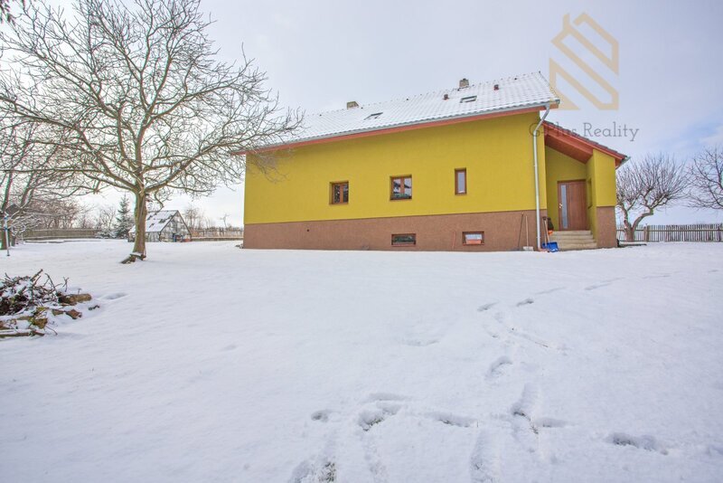 Prodej, rodinný dům 270m2, pozemek 2444m2