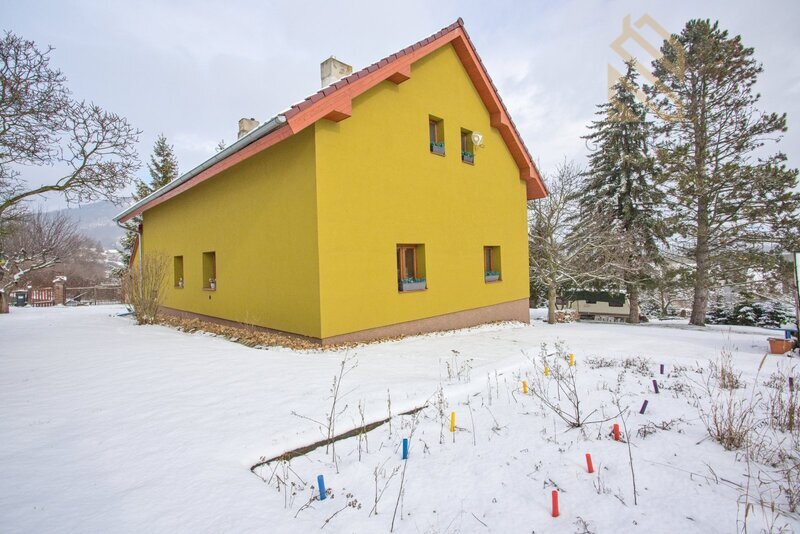 Prodej, rodinný dům 270m2, pozemek 2444m2