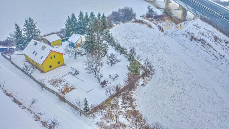 Prodej, rodinný dům 270m2, pozemek 2444m2