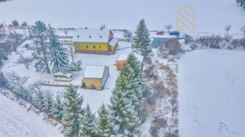 Prodej, rodinný dům 270m2, pozemek 2444m2