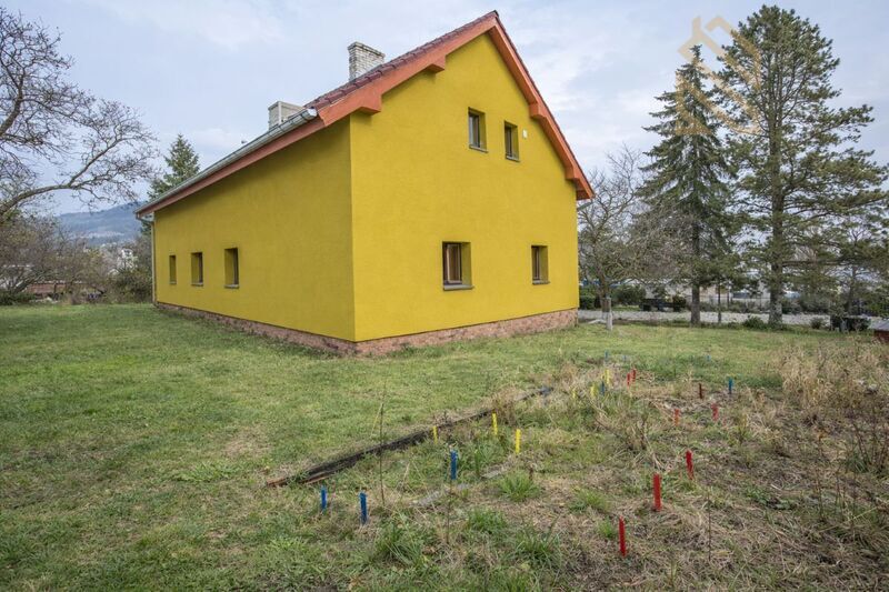 Prodej, rodinný dům 270m2, pozemek 2444m2, Dobkovičky, Velemín,