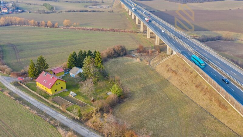 Prodej, rodinný dům 270m2, pozemek 2444m2, Dobkovičky, Velemín,