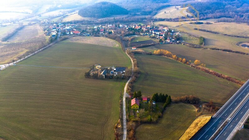 Prodej, rodinný dům 270m2, pozemek 2444m2, Dobkovičky, Velemín,