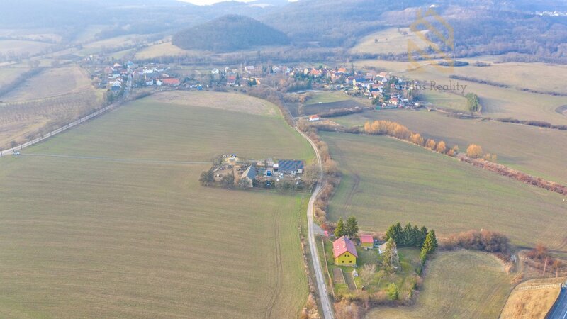 Prodej, rodinný dům 270m2, pozemek 2444m2, Dobkovičky, Velemín,