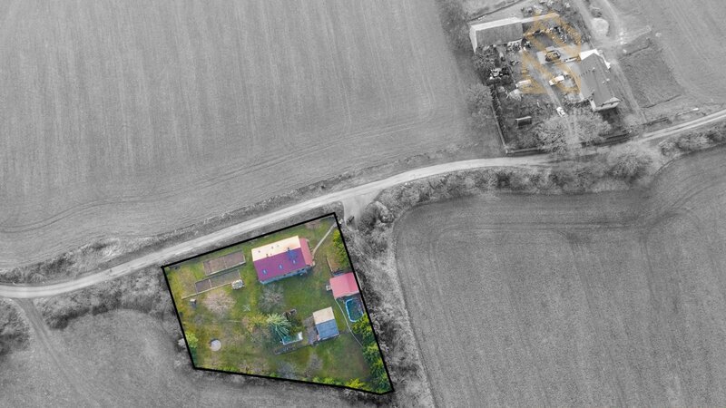 Prodej, rodinný dům 270m2, pozemek 2444m2, Dobkovičky, Velemín,