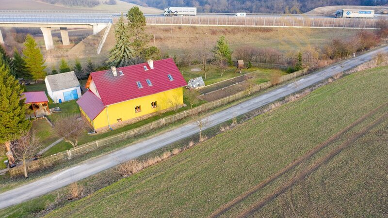 Prodej, rodinný dům 270m2, pozemek 2444m2, Dobkovičky, Velemín,