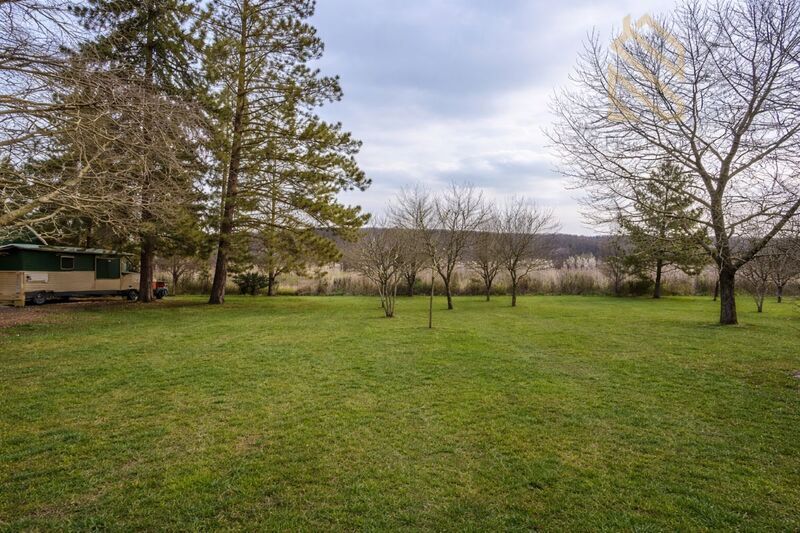 Prodej, rodinný dům 270m2, pozemek 2444m2, Dobkovičky, Velemín,