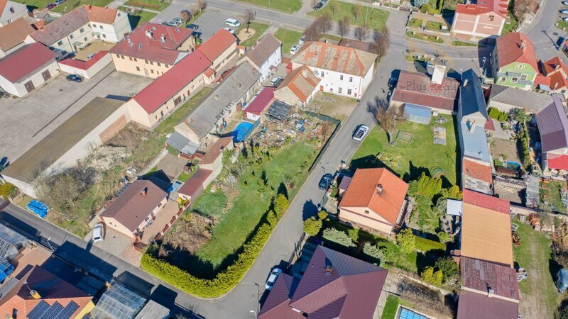 Prodej, rodinný dům 334 m2, pozemek 1515m2, Radovesice