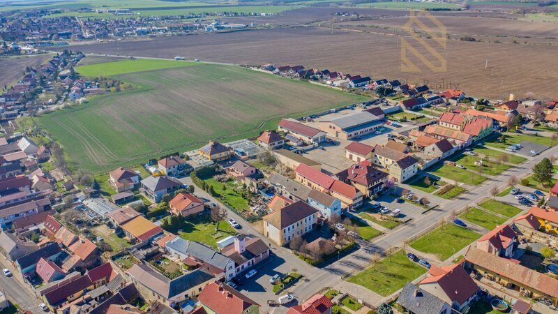 Prodej, rodinný dům 334 m2, pozemek 1515m2, Radovesice