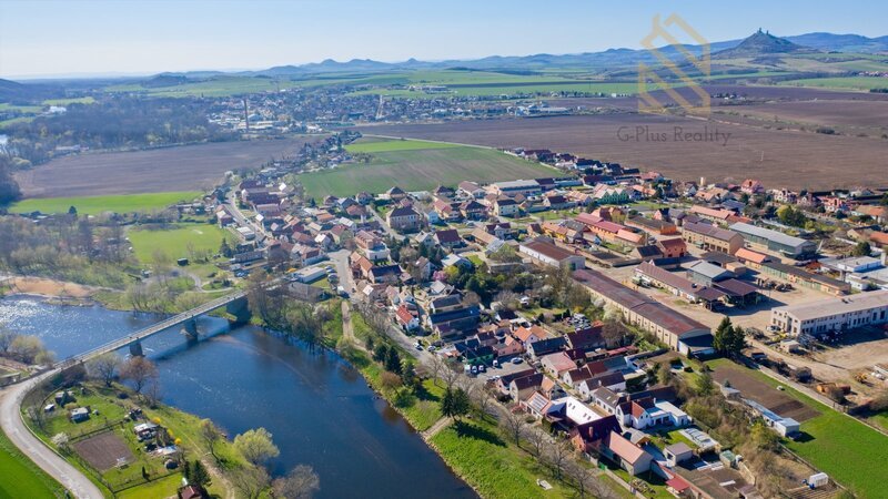 Prodej, rodinný dům 334 m2, pozemek 1515m2, Radovesice