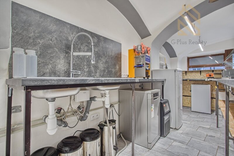 Pronájem zavedeného  obchodu, 55 m2, ul. Pivovarská, Louny