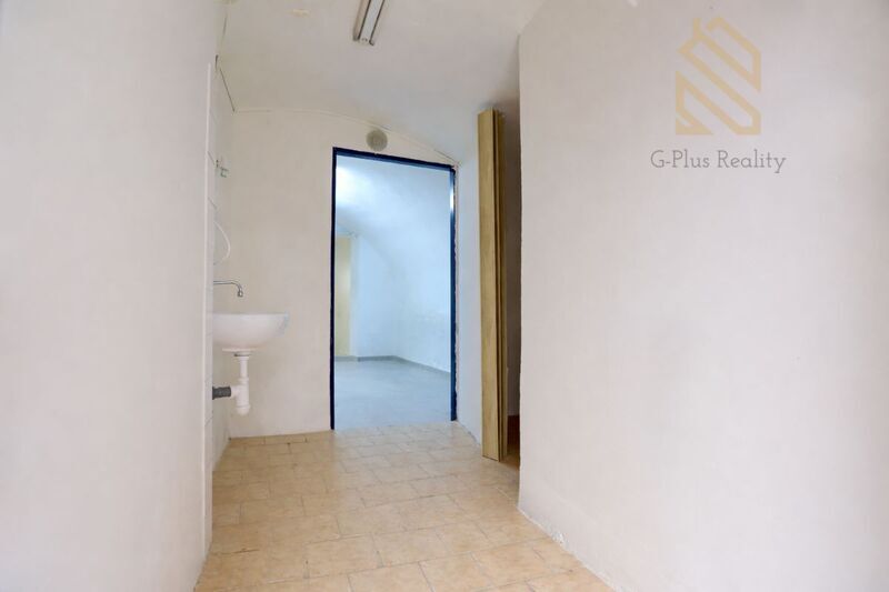 Pronájem zavedeného  obchodu, 55 m2, ul. Pivovarská, Louny