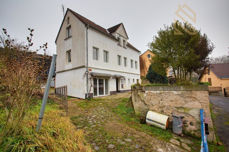 Prodej,Rodinný patrový dům se zahradou a garáží, 263m2, Sebuzín, Ústí nad Labem