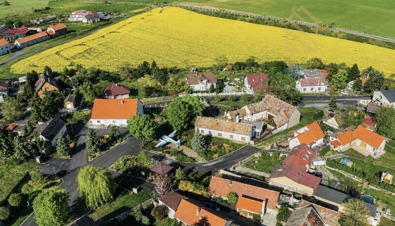 Prodej, rodinný dům 335 m2, pozemek 892 m2, obec Raná u Loun