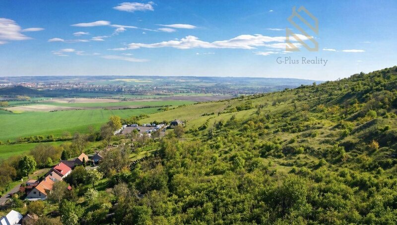 Prodej, rodinný dům 335 m2, pozemek 892 m2, obec Raná u Loun