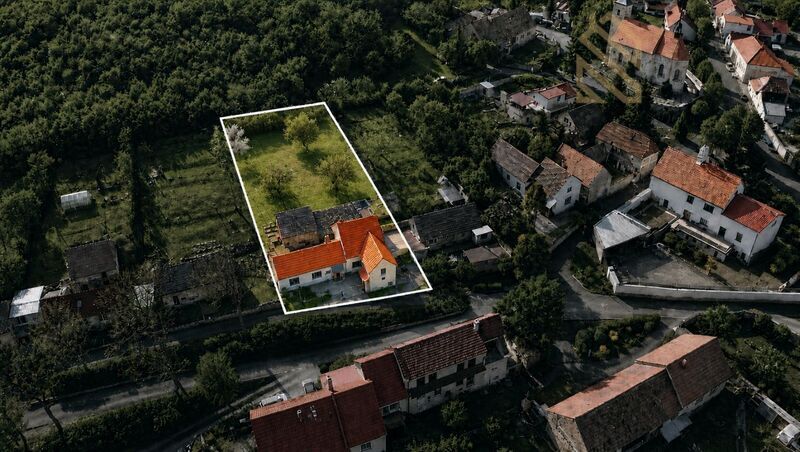 Prodej, rodinný dům 335 m2, pozemek 892 m2, obec Raná u Loun