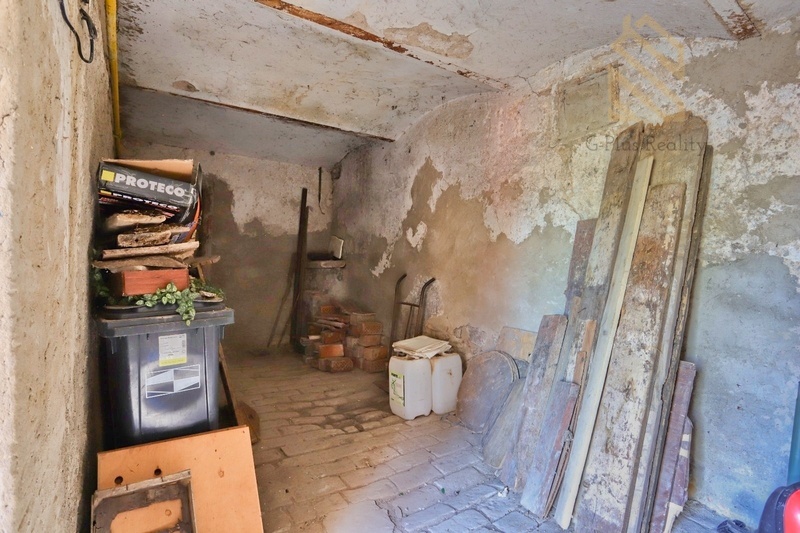 Prodej, rodinný dům 335 m2, pozemek 892 m2, obec Raná u Loun