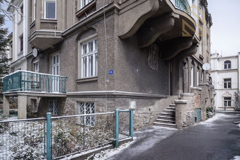 Byt 3+1, 70m/2 se samostatným vchodem, Českobratrská, Teplice