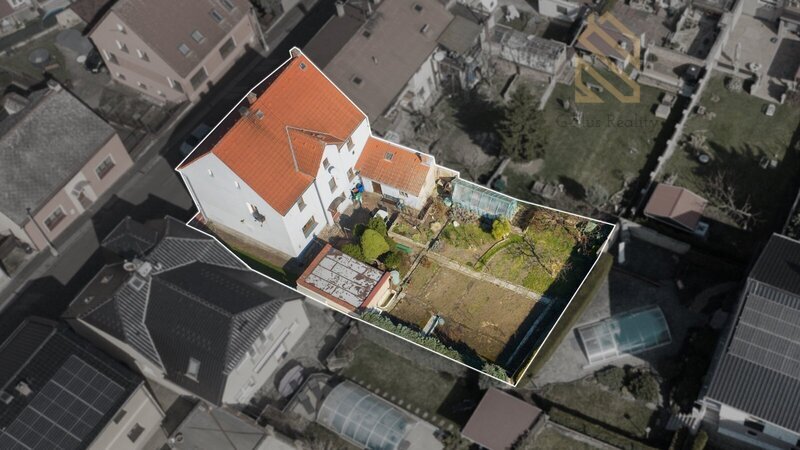 Prodej 1/2, rodinného domu 116m2, pozemek 484 m2, Bílina - ul. Síbova