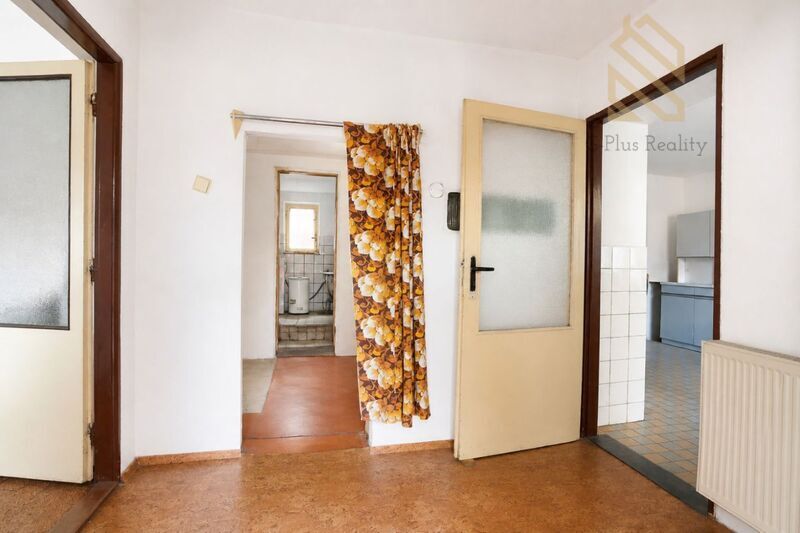 Prodej, rodinný dům 335 m2, pozemek 892 m2, obec Raná u Loun