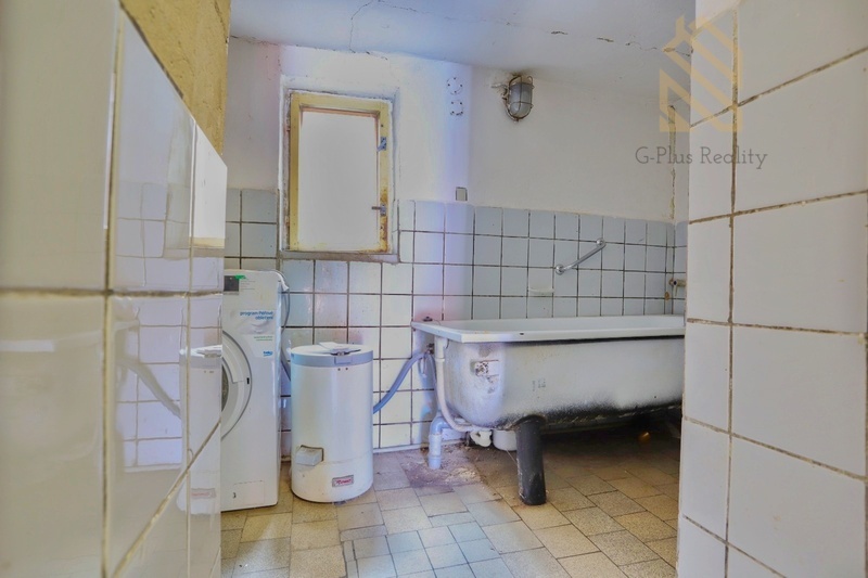 Prodej, rodinný dům 335 m2, pozemek 892 m2, obec Raná u Loun