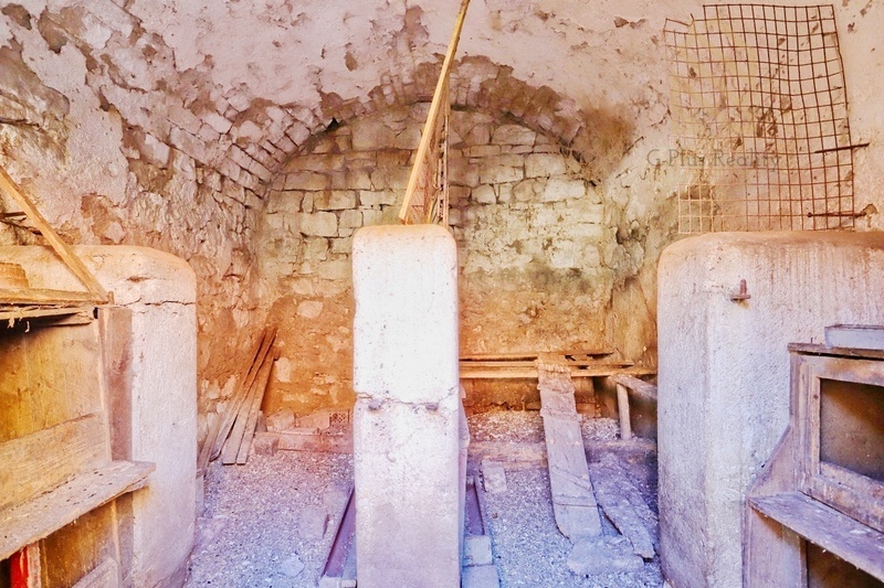 Prodej, rodinný dům 335 m2, pozemek 892 m2, obec Raná u Loun