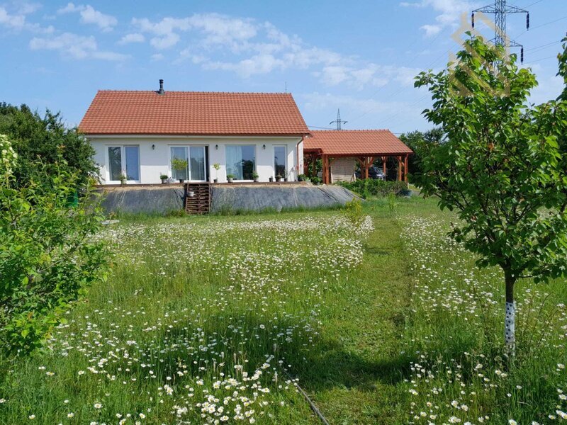 Rodinný dům, 135m2, zahrada 3 522m2, Píšťany, okr.Litoměřice