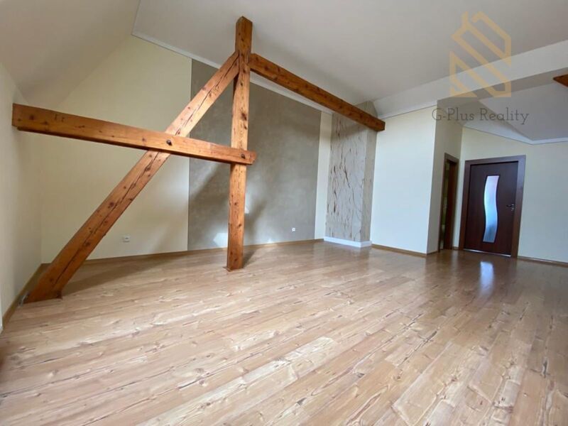 Prostorný podkrovní byt 2+1, 79 m2, Louny