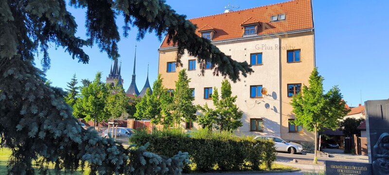 Prostorný podkrovní byt 2+1, 79 m2, Louny