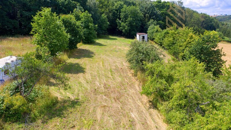 Prodej pozemku 2370 m², Smolnice u Loun