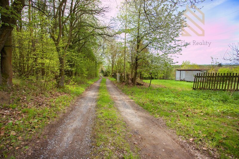 Prodej pozemku 2370 m², Smolnice u Loun