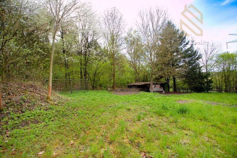 Prodej pozemku 2370 m², Smolnice u Loun