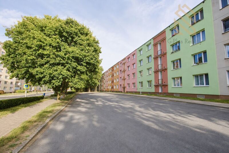 Pronájem bytu 2+1 s lodžií, 60 m² – Louny, ul. Jana Švermy